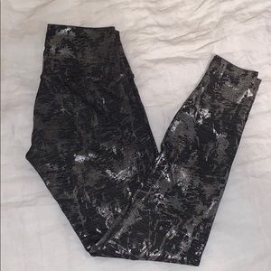 Wunder Under HR Tight 28” *Foil (Size 4)